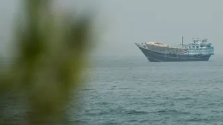 Iran War Live Updates: U.S. and Iran Trade Strikes, Escalating Tensions Over Strait of Hormuz