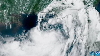 Tropical Storm Bertha, with winds of 60mph, due to make landfall in US
