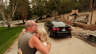 Washington wildfires destroy homes, force thousands to evacuate