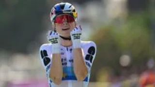 Vollering wins stage to claim Tour lead before final day