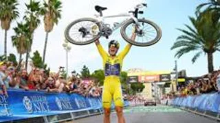 Vollering wins final stage to clinch second Tour title