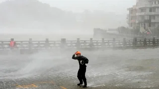 Hundreds of flights cancelled as Typhoon Dolphin hits China