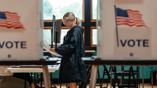In Wisconsin Governor Primary, Polls Have Shown a Progressive Democrat With a Big Lead