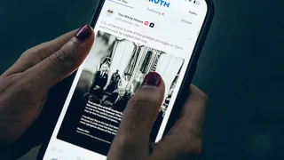 Trump Is Sued Over Plan to Sell Early Access to His Truth Social Posts