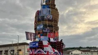 Sinn Féin condemn burning of images of first minister on Derry bonfire