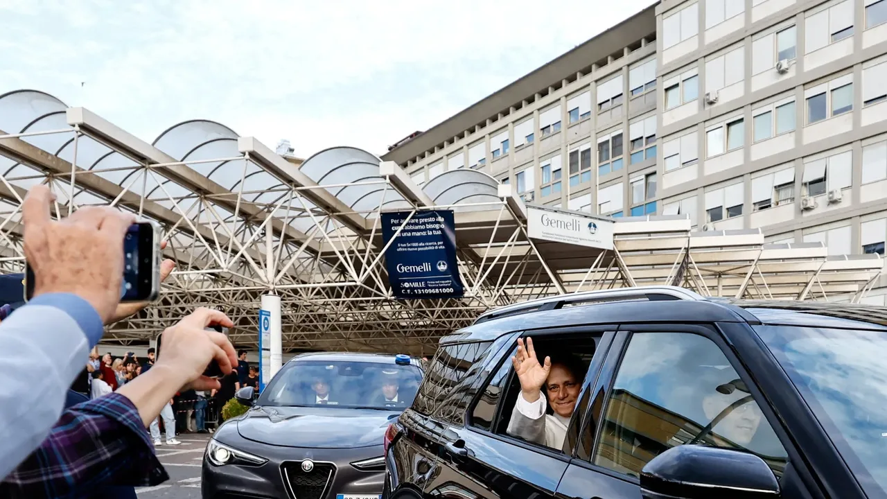 Vatican Says Pope Leo Will Leave Hospital on Saturday, Days After Lung Surgery