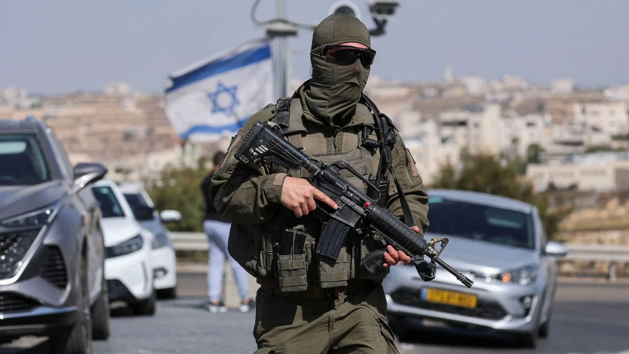 Israel orders army to prepare to fully close West Bank after 'thwarting terror attack'
