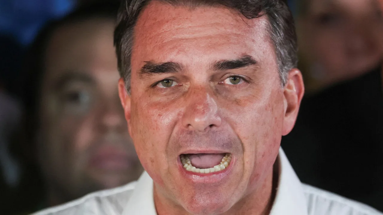 Flavio Bolsonaro flies from Argentina after Brazil election defeat