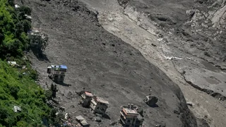 In Nepal, Fears of a Second Flood Grow as Rescue Efforts Continue