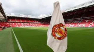 Man Utd pay tribute to 'proud Red' crash death officer