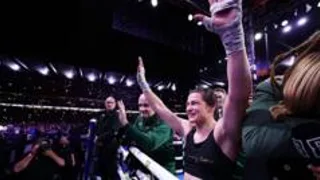 'One of the best' - boxing world reacts to Taylor's farewell win