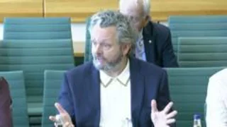 Sheen says he was snubbed by FM over pollution claims