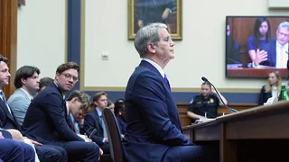Bessent Defends Faltering Bond Market Intervention