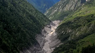 Human-Caused Warming Played ‘Very Strong’ Role in Himalayan Floods, Report Finds