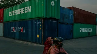 A Tetris-Like Maze Blocks Protests in Pakistan’s Capital
