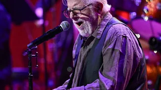 Missouri Man Discovers Michael McDonald of the Doobie Brothers Is His Biological Father