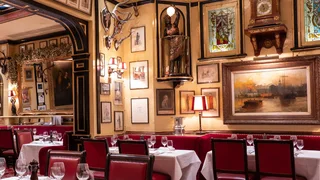 Home of London’s Oldest Restaurant, Rules, is Given to National Trust