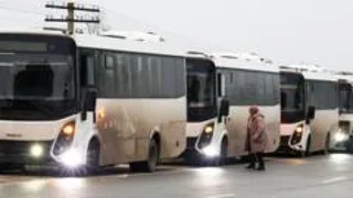 Residents leave devastated Russian-occupied Oleshky as evacuation corridor opens